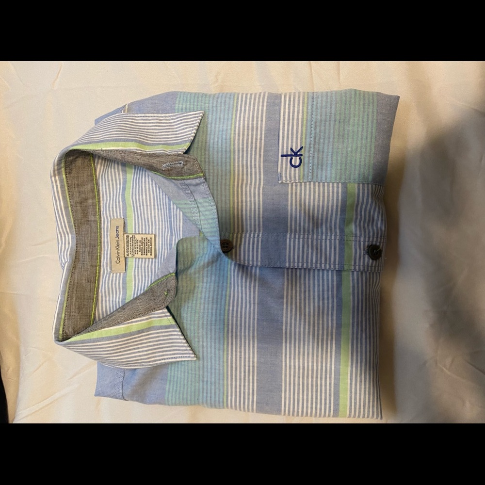 Calvin Klein  Men’s Large button down